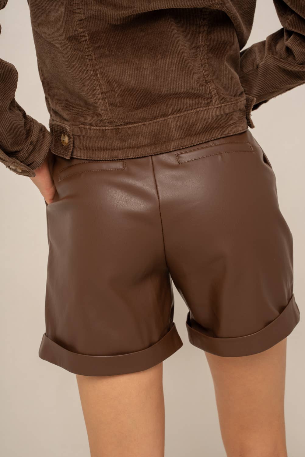 Shorts Lederoptik Chocolat